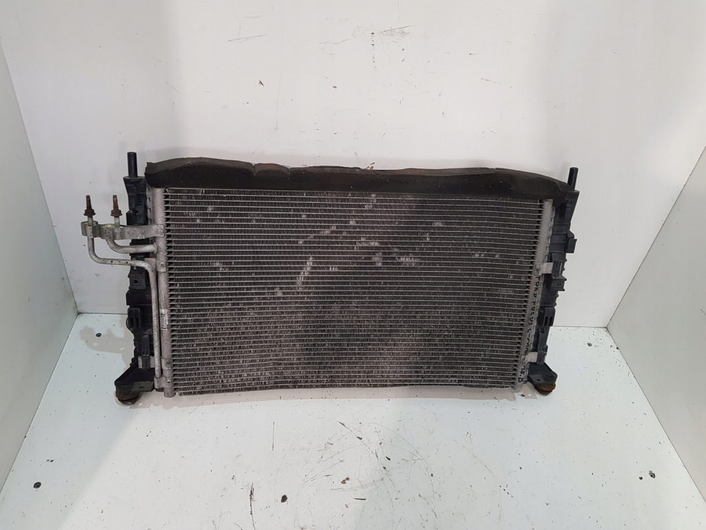 Ford оригинальный номер 3m5h8005rk радиатор, система охлаждение двигателя в Украине