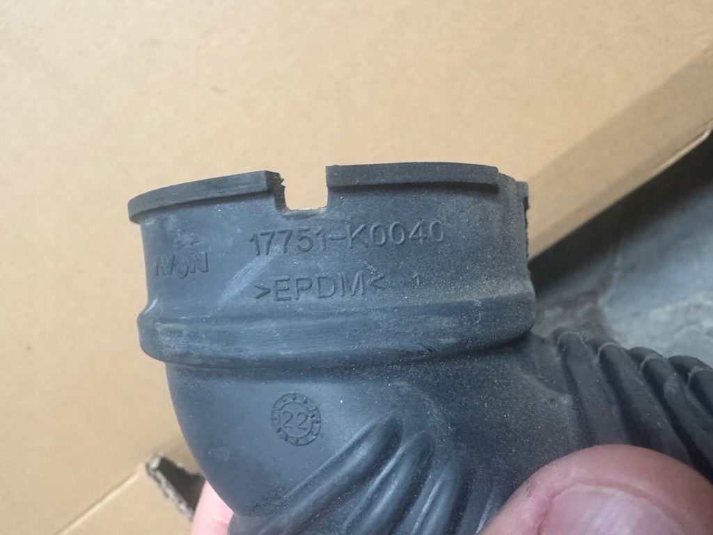 фото №6, Корпус фільтра труба впуск повітрозабірник повітря yaris cross iv 17751-k0040