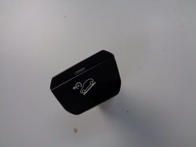 фото №1, Панель кнопка спуск peugeot 3008 ii