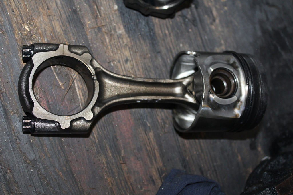 фото №10, Previa ii 2.0 d4d 1cd шатун поршень комплект