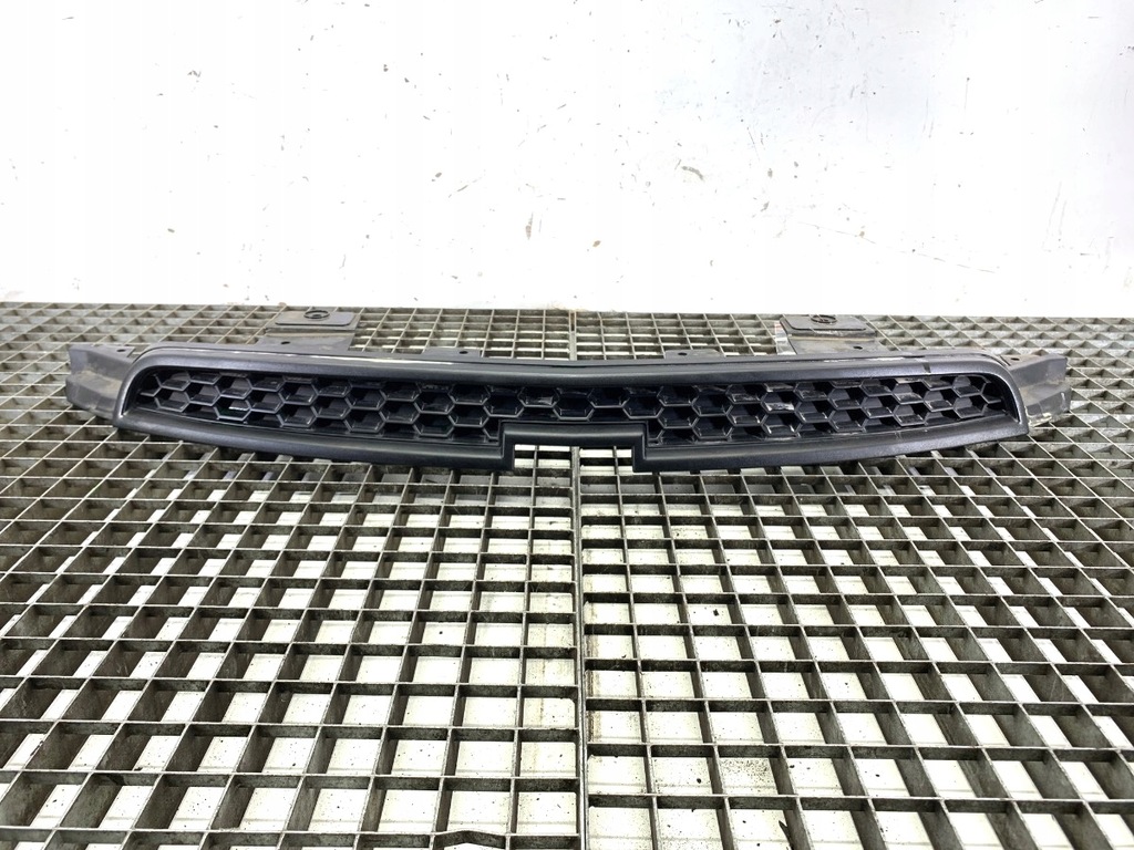 фото №1, Решётка радиатора решётка радиатора chevrolet orlando 95156947 хэтчбек решётка