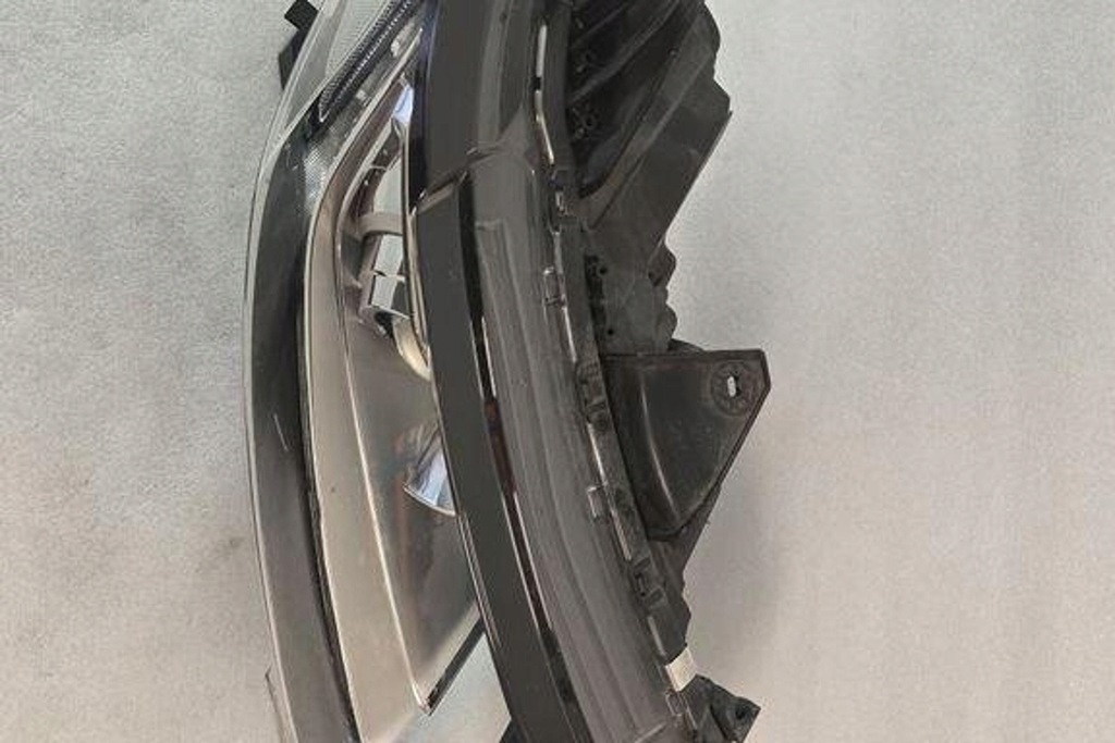 фото №11, Лампа правая передняя mitsubishi outlander iii gg_w, gf_w, zj 8301c8 2.0l