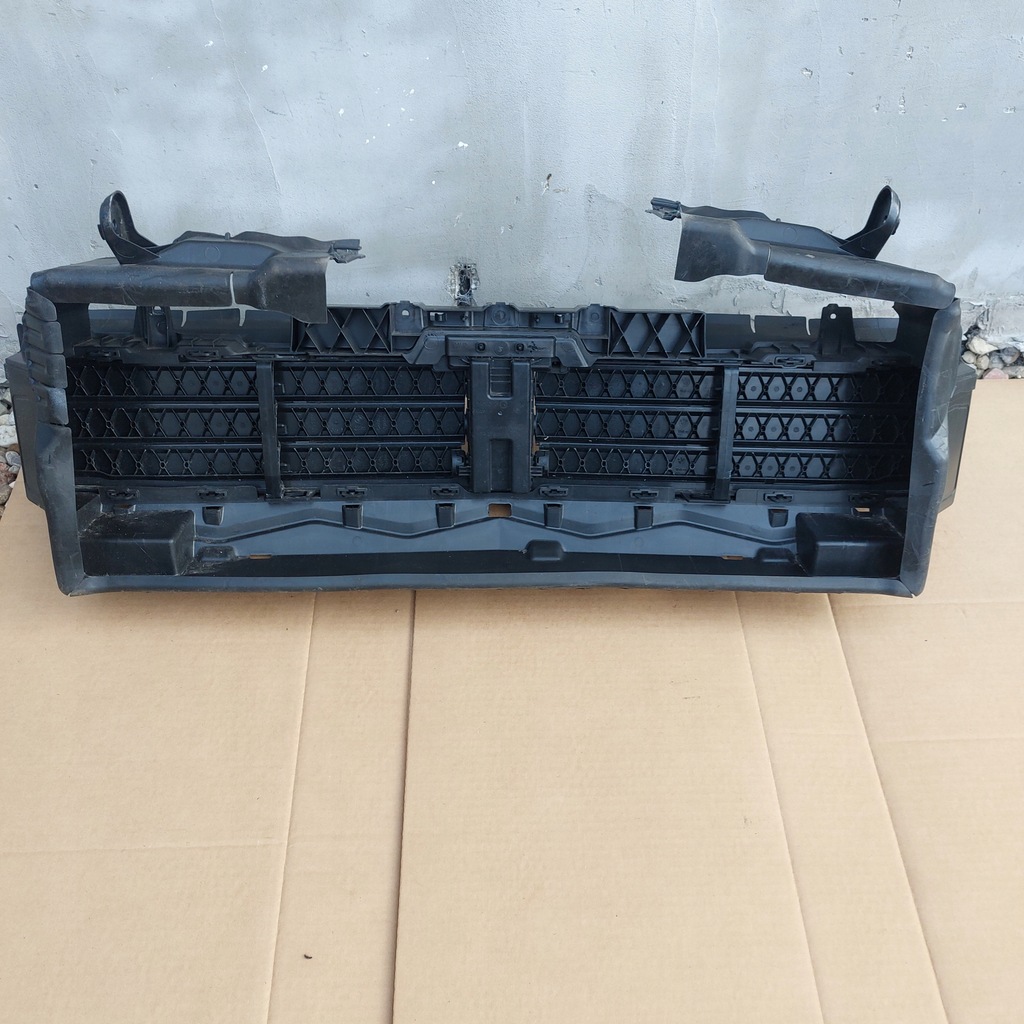 фото №9, Bmw x1 u11 - шторка нижняя жалюзи электрическая