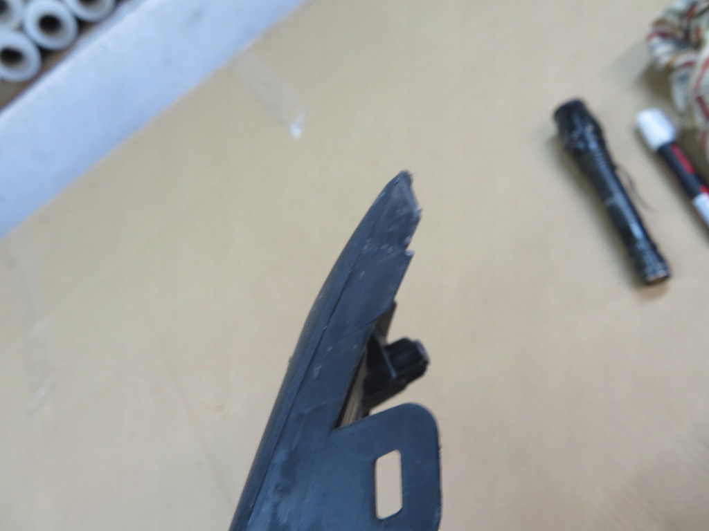 фото №11, Решітка ліва протитуманної фари renault kadjar