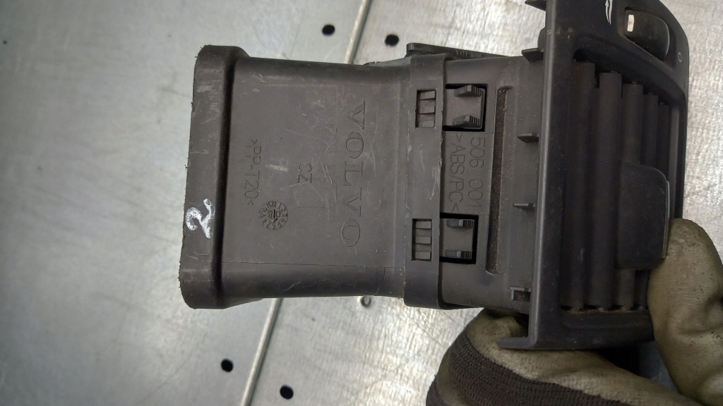 фото №1, Решётка обдув правая volvo s40