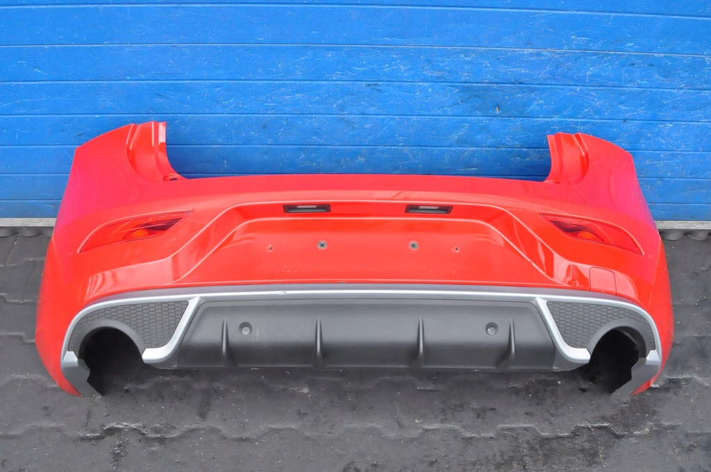 фото №1, Volvo v40 ii lift r-design бампер задня задній pdc