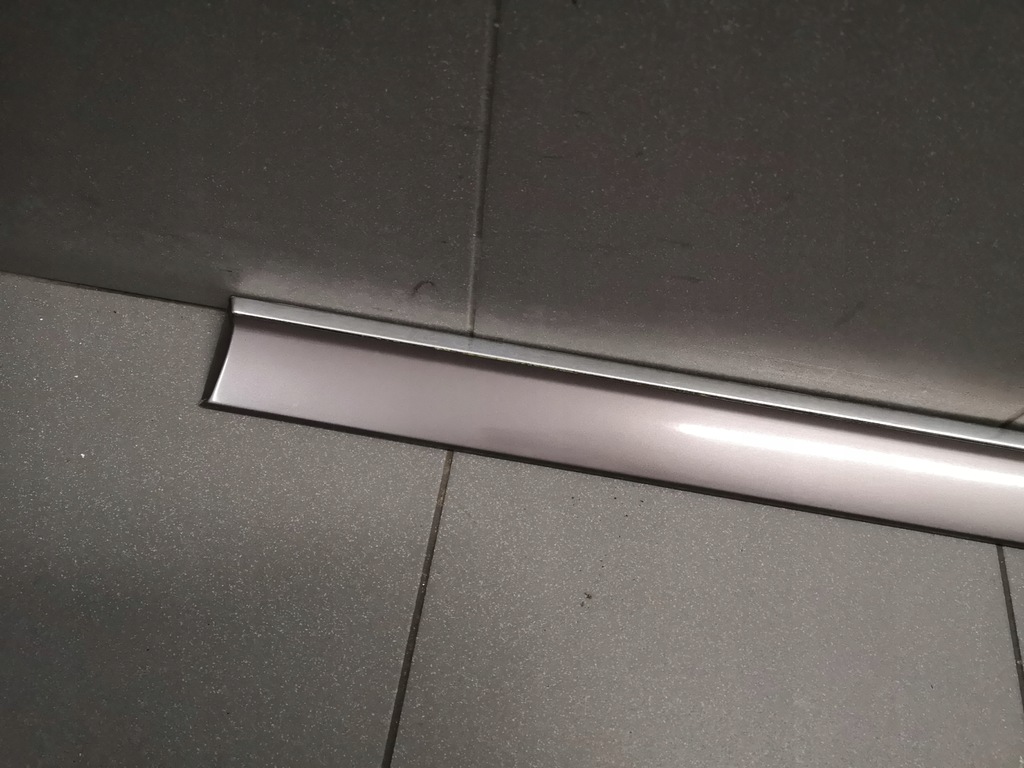 фото №5, Молдинг дверь левый перед audi a8 d2 lz1t 4d0853951