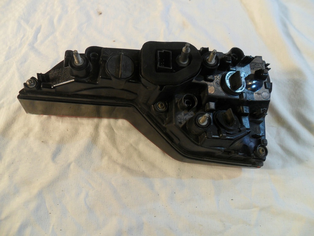 фото №9, Audi a4 b9 лампа крышки левый задняя 8w0 8w9 8w9945075
