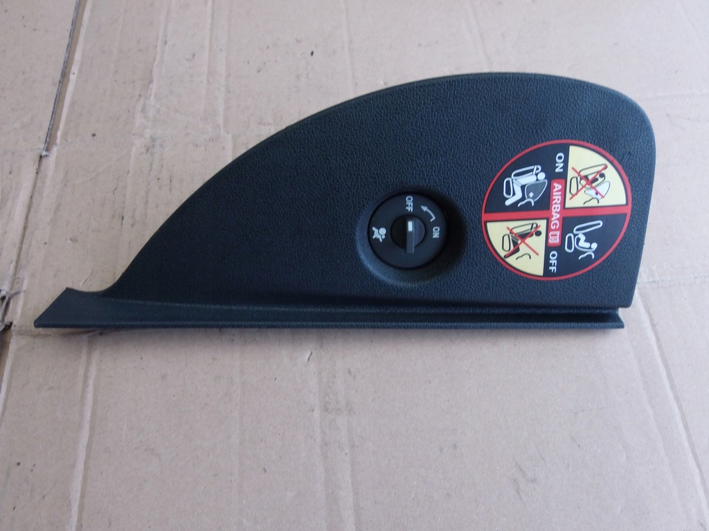 фото №1, Заглушка панели приборной панели правая renault clio iii 3 europa