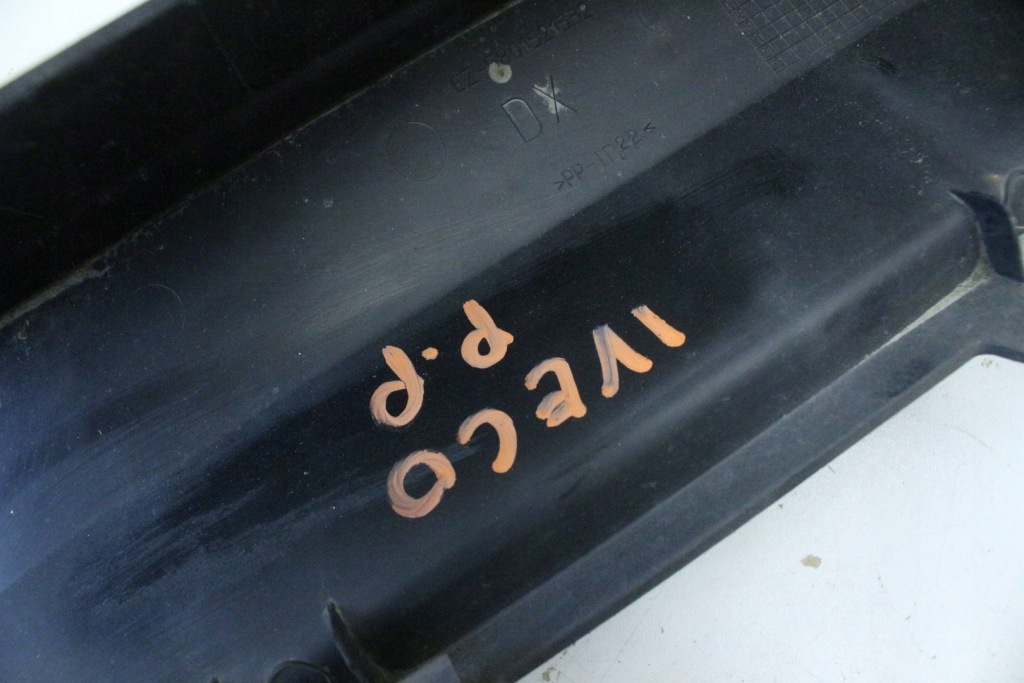 Правая молдинг накладка порог порог 5801521532 iveco daily iv 17r. Киев