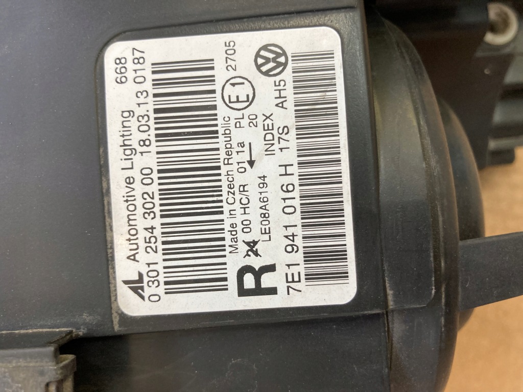 фото №7, Transporter t5 lift 10- фара правый лампа