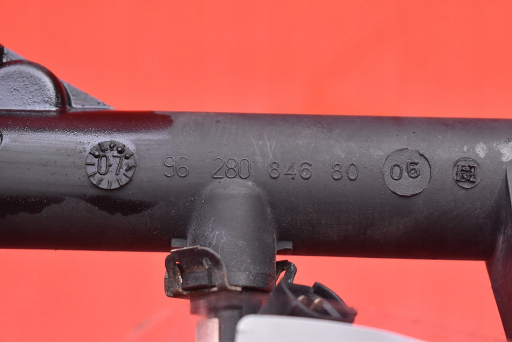 фото №12, Молдинг впрыскная форсунки 9628084680 citroen c4 picasso 1 i 2.0 16v 143 km