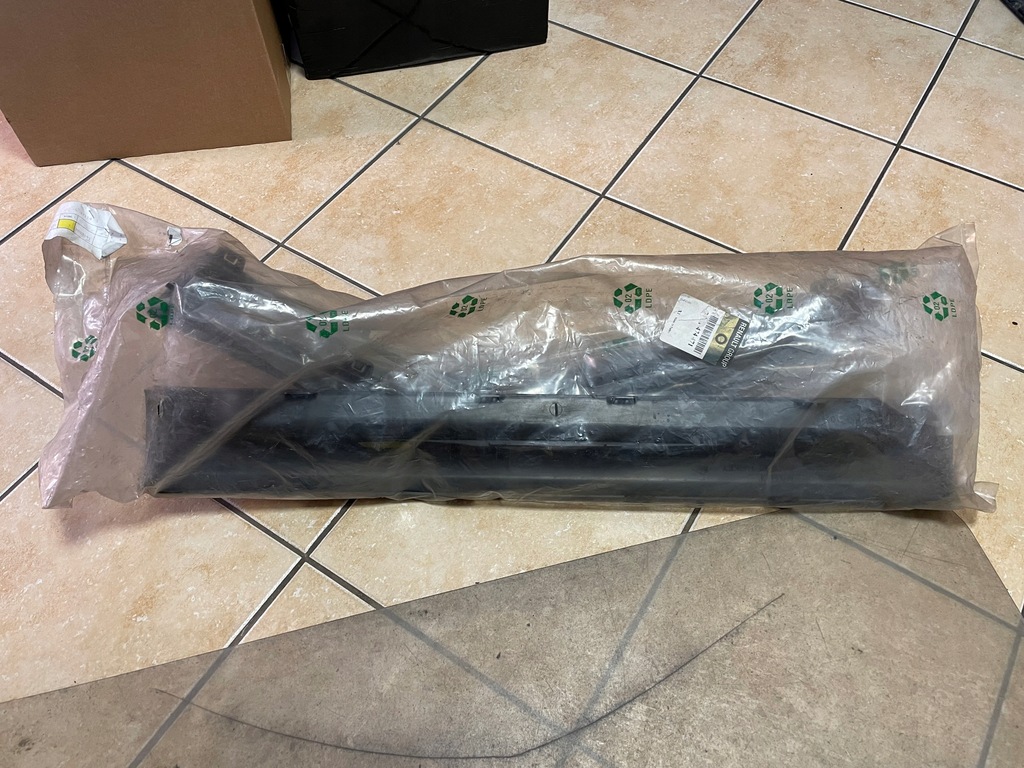 фото №3, Молдинг бампера 7701474471 renault clio ii 2