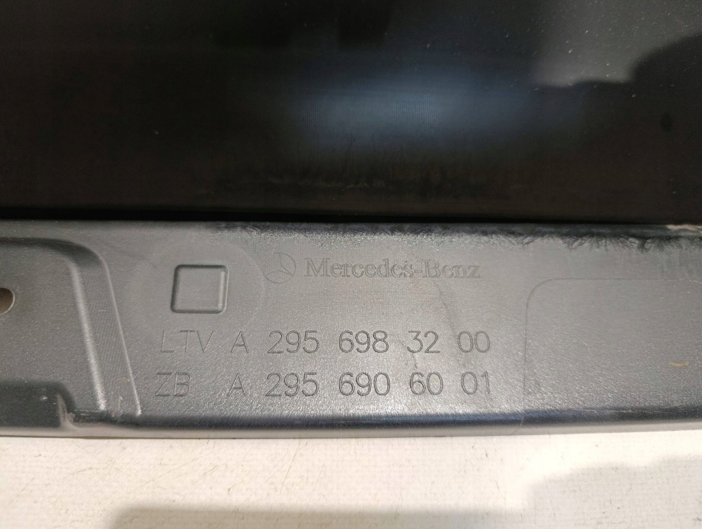 Молдинг порог правая mercedes eqe v295 amg a2956983200 Оригинал