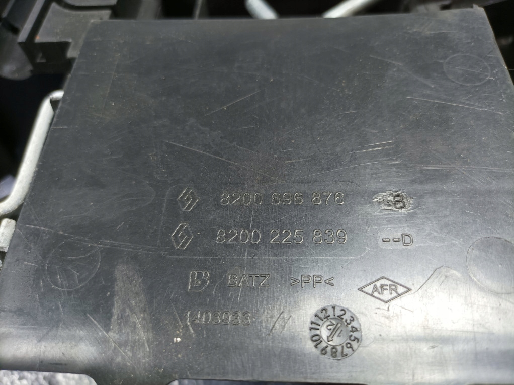 фото №6, Renault clio iii вкладыш колеса запасного домкрат 8200696876