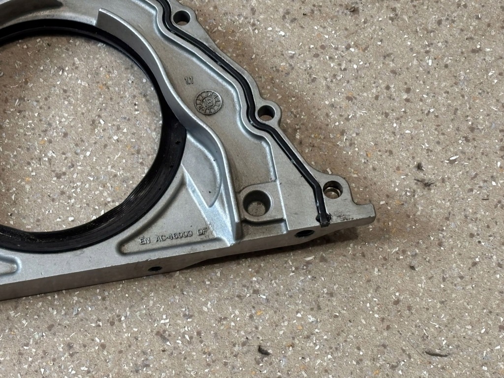 Часть двигателя bmw m5 f90 8092642 Доставка