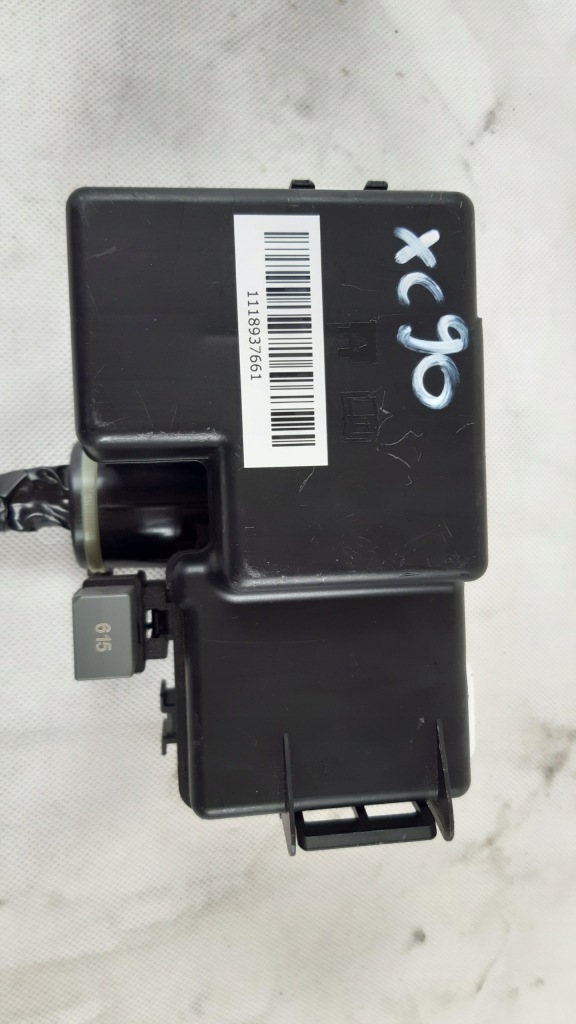 фото №9, Volvo xc90 ii 2.0 коробка предохранителей 31384034