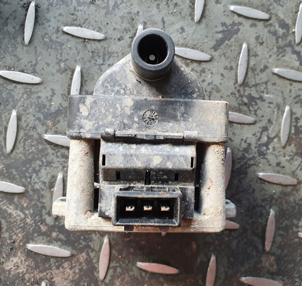 фото №3, Катушка зажигания vw golf iii 1.4 0040402001