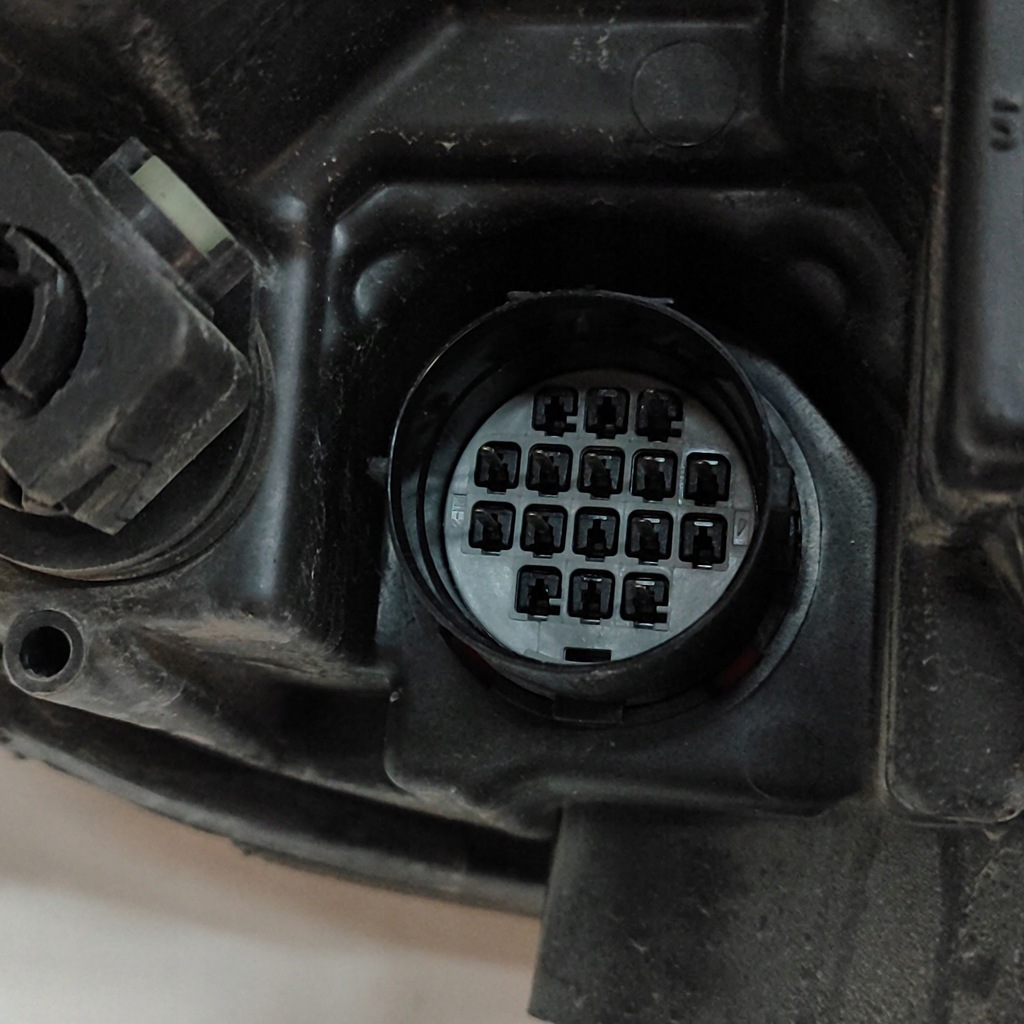 фото №3, Land rover discovery 5 2017 левая сторона лампа передняя