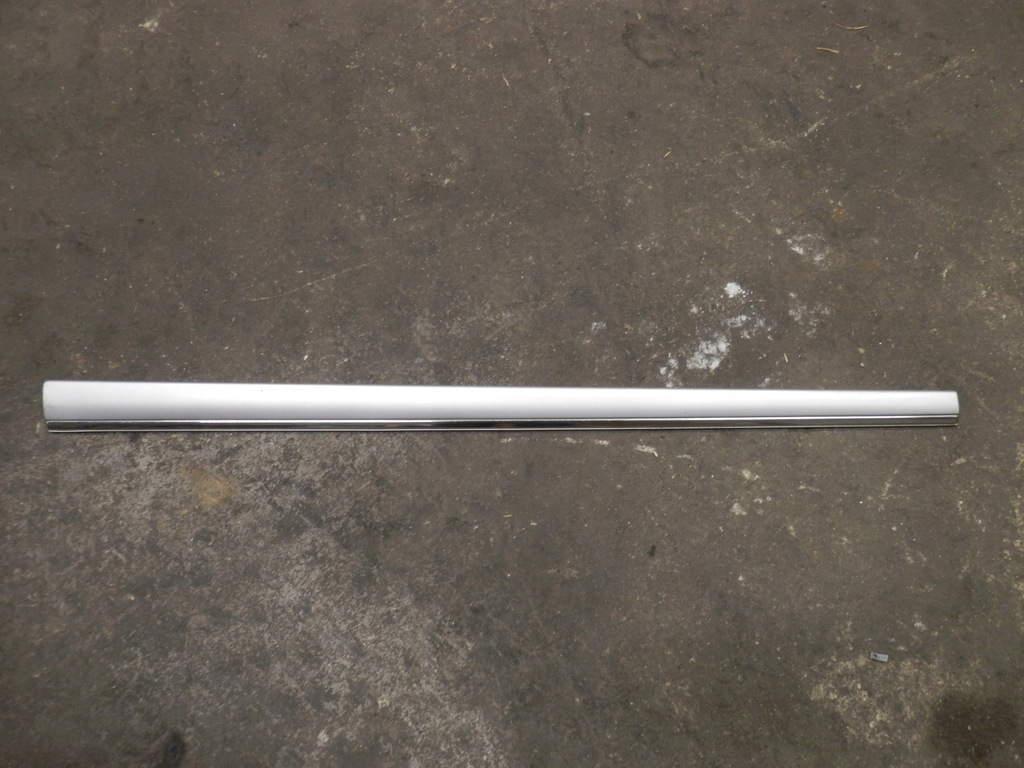 фото №1, Mercedes s-klasa w220 молдинг дверь левый перед 744