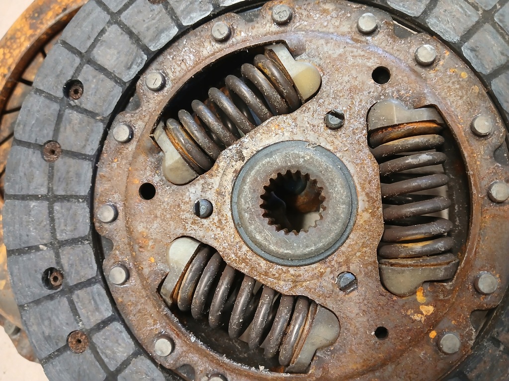 фото №7, Suzuki vitara i 2.0 v6 сцепление с колесом zmachowym