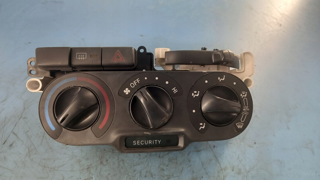 фото №1, Панель кондиционера toyota yaris 03r