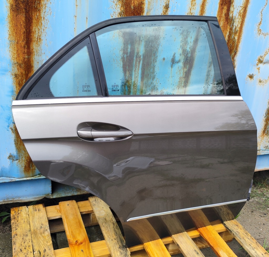 фото №1, Дверь правое задняя задние mercedes w212 kombi