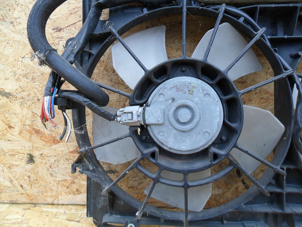 фото №16, Toyota corolla e12 2007- вентилятор