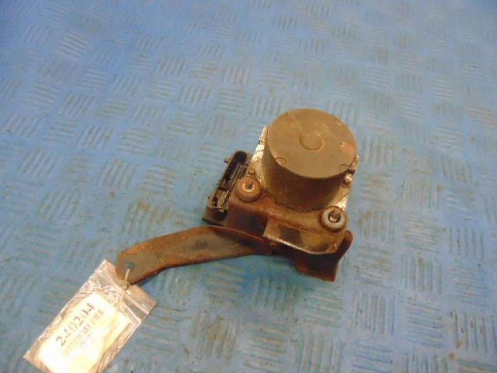 Toyota avensis t25 2.0 16v vvt-i насос abs 2265100416 в Україні