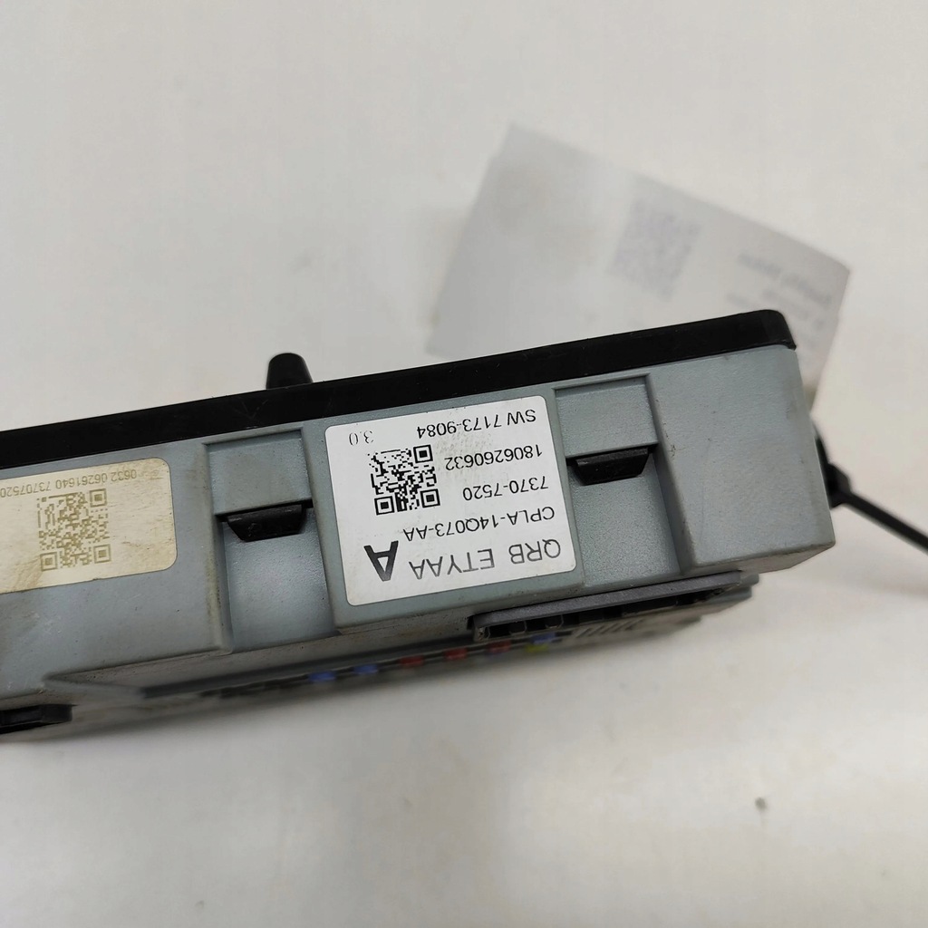 фото №7, Jaguar i-pace 2019 рамка / модуль предохранителей