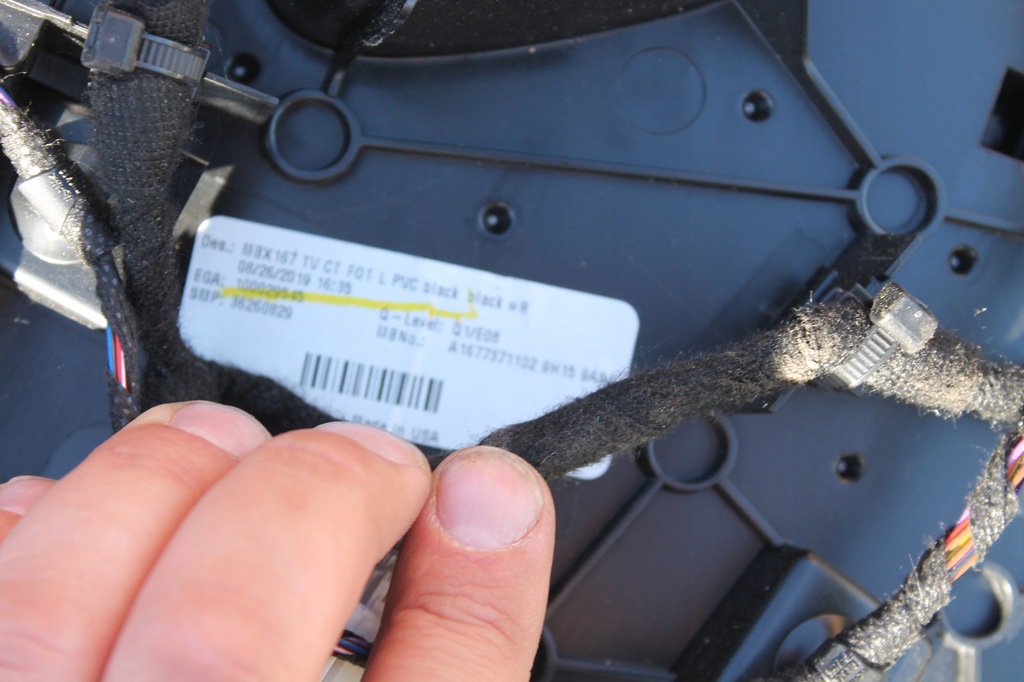 фото №12, Обшивка дверь обивка europa mercedes w167 gle gl