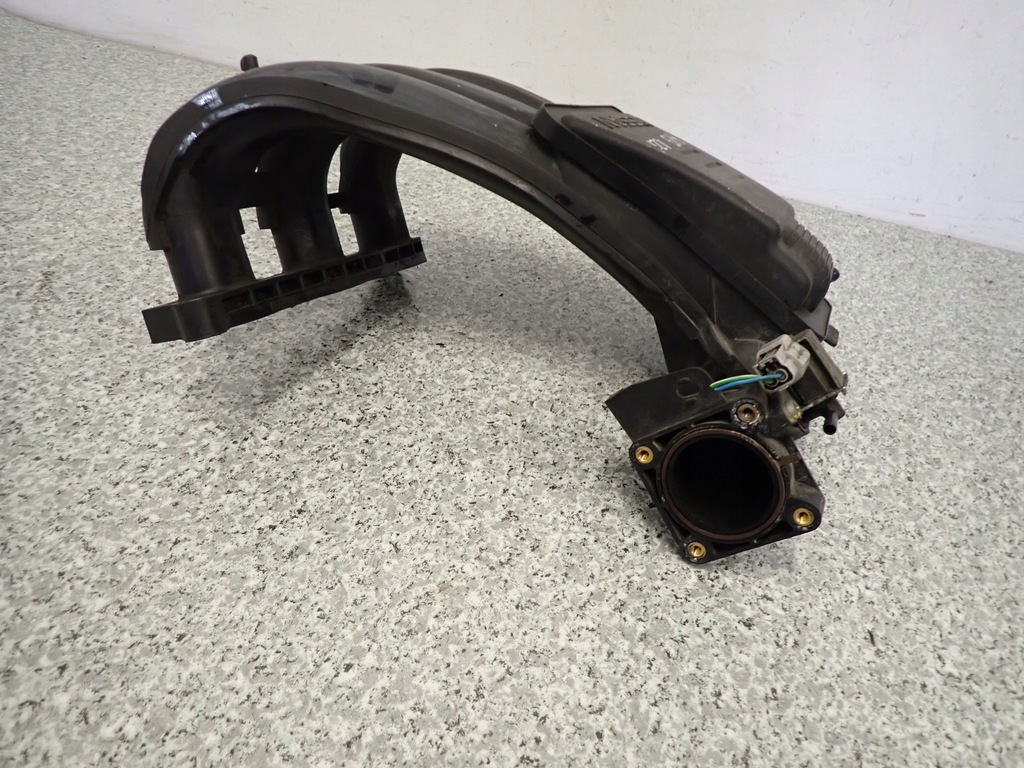 фото №9, Nissan micra k13 1.2i 10- коллектор всасывающий