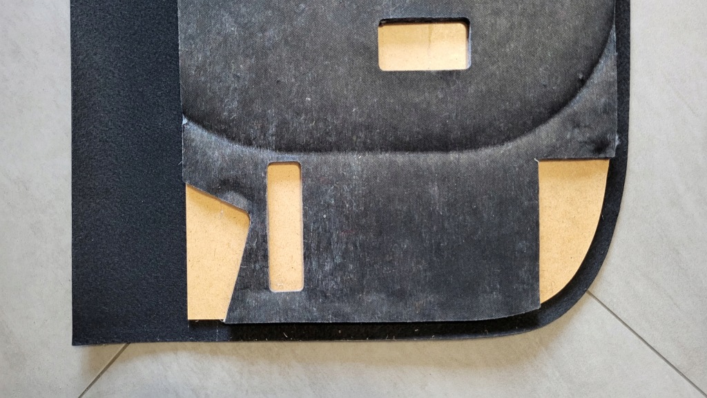 Opel adam, підлога багажника, обшивка, килимок задній, 13357681 Зі Шроту