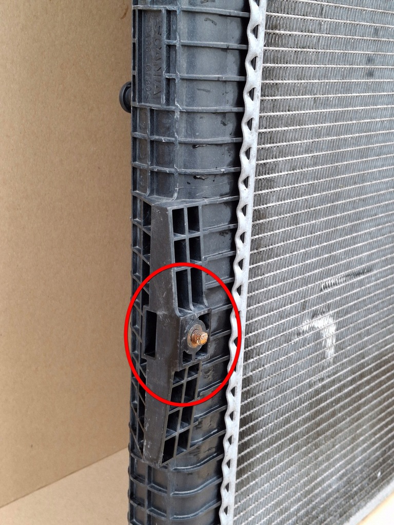 фото №7, Scania r радиатор жидкость wody оригинал 1855518