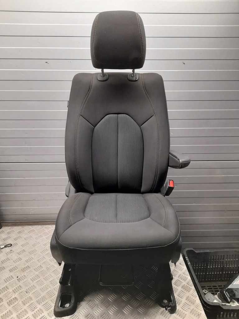 фото №1, Chrysler pacifica перед сторона правая сиденья, сиденье