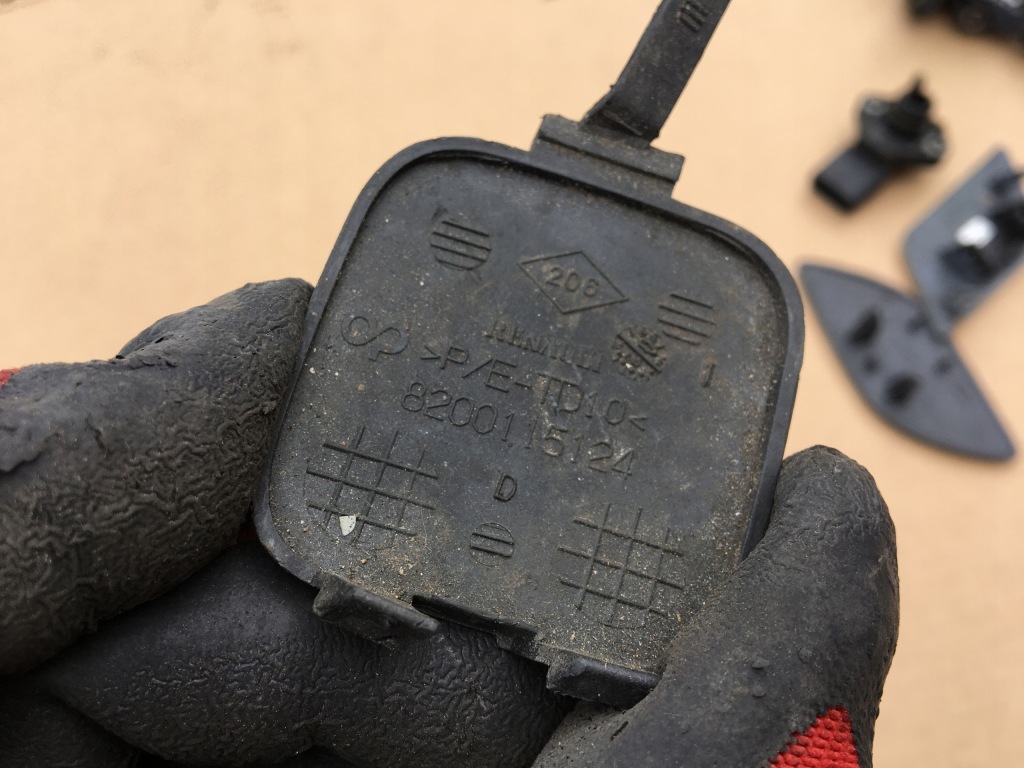 Заглушка бампера заднего фаркоп renault megane ii Доставка