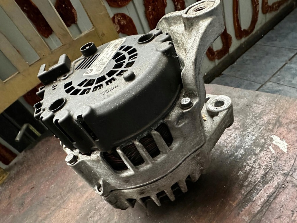 Купить Генератор bmw e90 318d