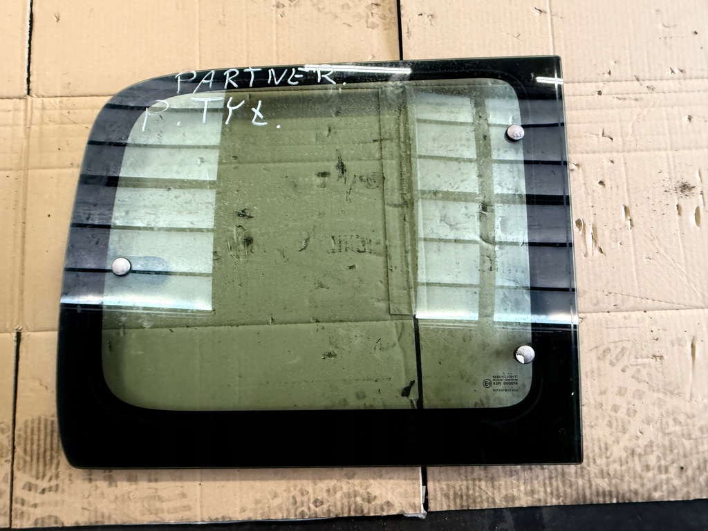 фото №1, Стекло правая задняя кузовная citroen berlingo partner