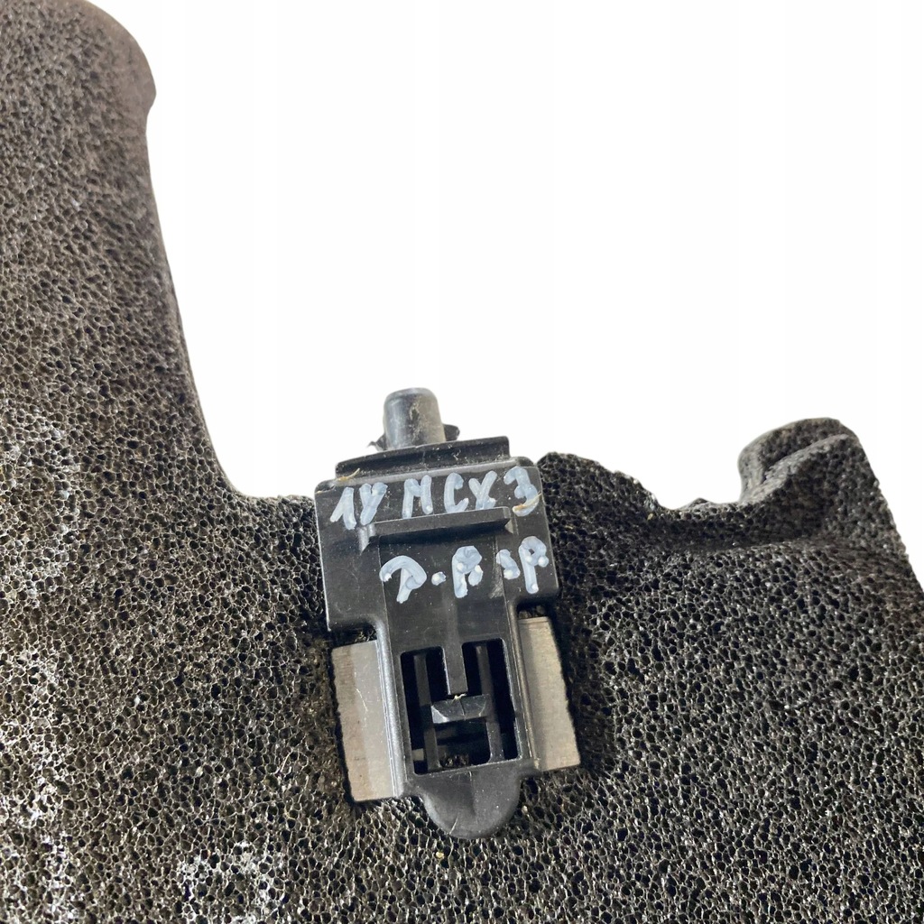 фото №11, Mazda cx-3 2019 шумоизоляция / пена крыла передний