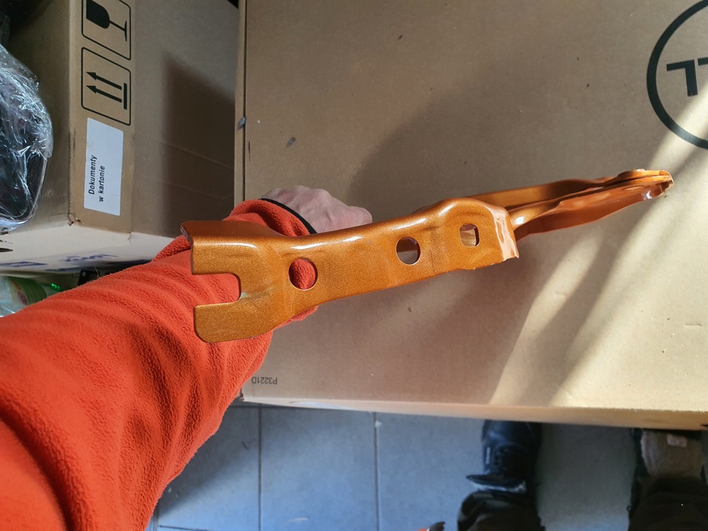 фото №11, Skoda karoq 57a петля капот правый левый