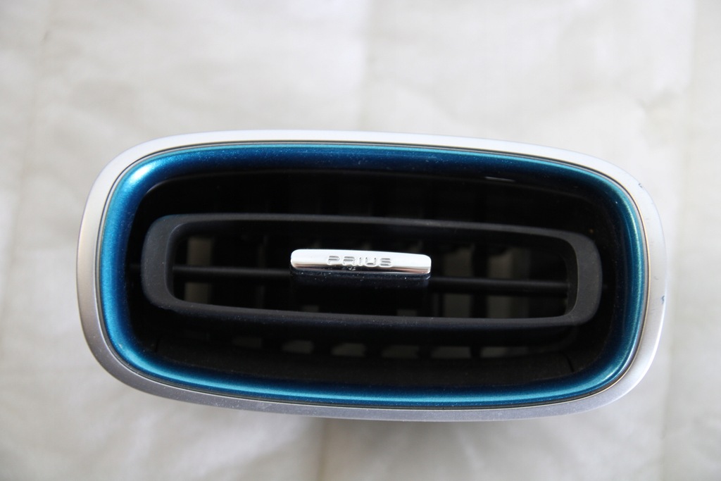 фото №1, Решётка обдув впуск правый toyota prius iv