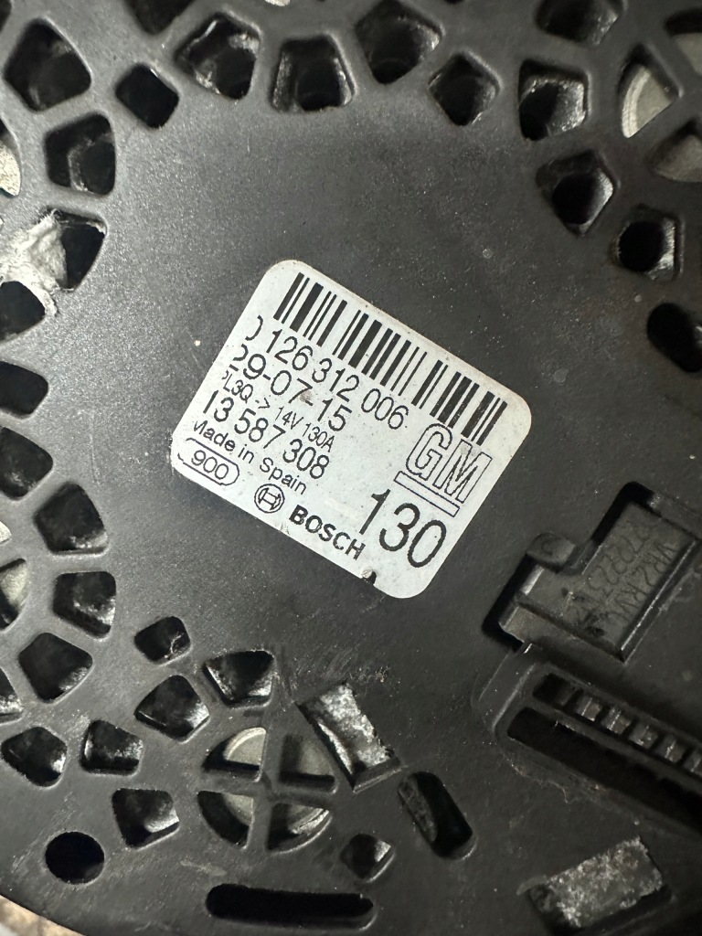 Купити Opel astra k 1.4t генератор 13587308