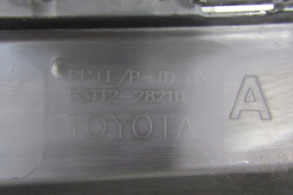 фото №7, Решітка заглушка середня середина бампер перед toyota estima previa 2012-