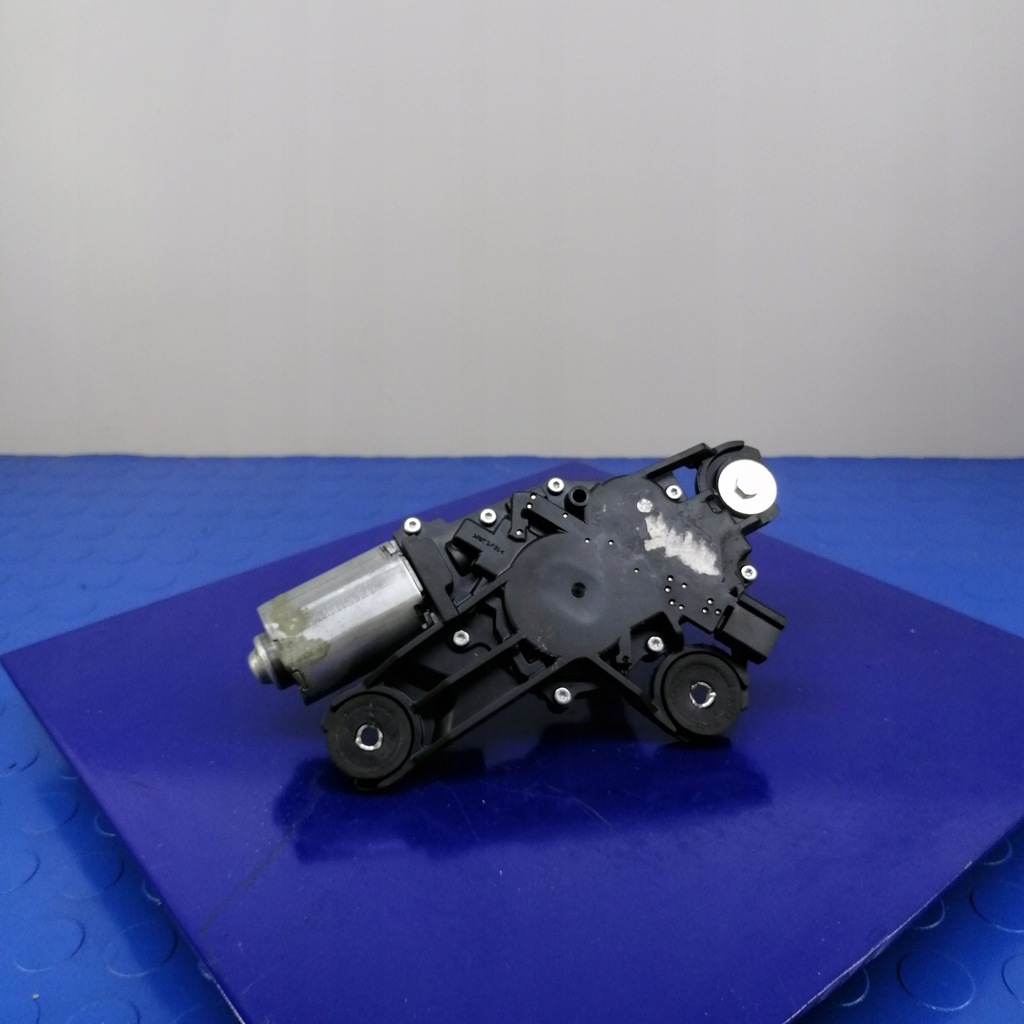 фото №1, Mazda 3 i моторчик дворники задняя 0390201588