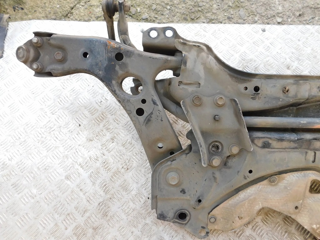 фото №6, Подрамник подрамник балка toyota prius iii +