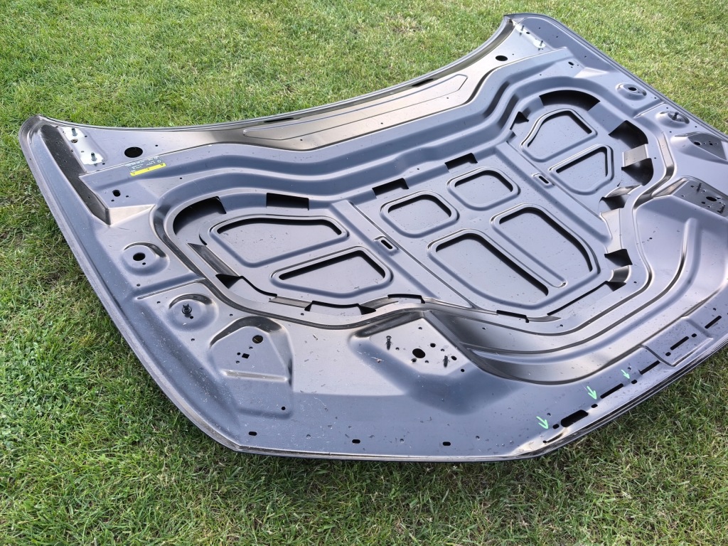 Купити Audi e tron 4ke капот