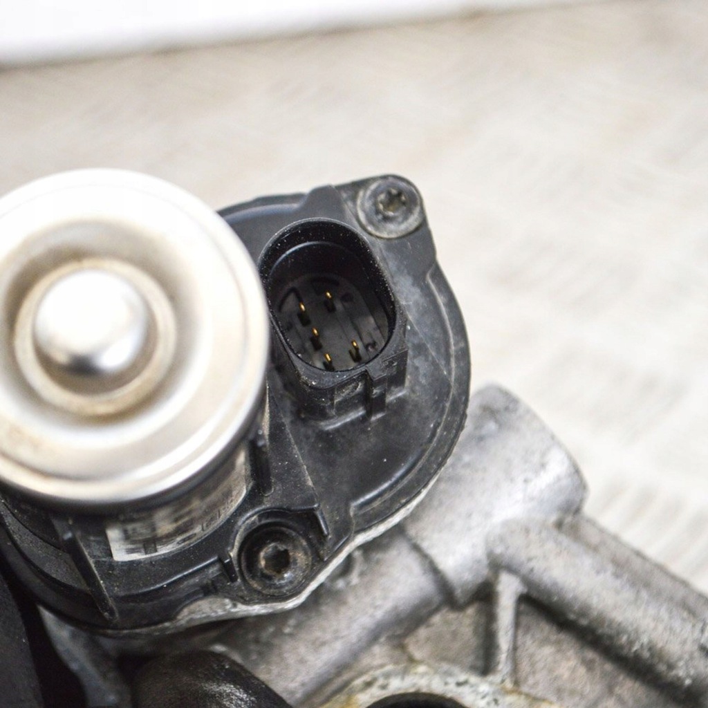 фото №3, Volkswagen tiguan 2012 клапан egr