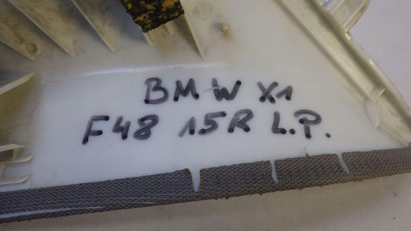 Пластик накладка стійка a ліва bmw x1 f48 7402607 Недорого