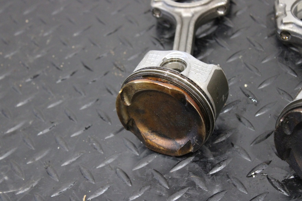 Поршни шатунные шатуны вкладыши mercedes a-klasa w177 120104449r a2820301500 в Украине