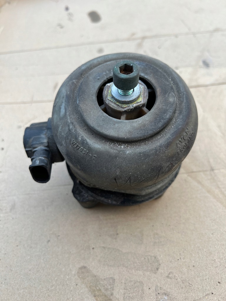 фото №4, Подушка двигуна права audi a8 d3 6.0 w12 bht